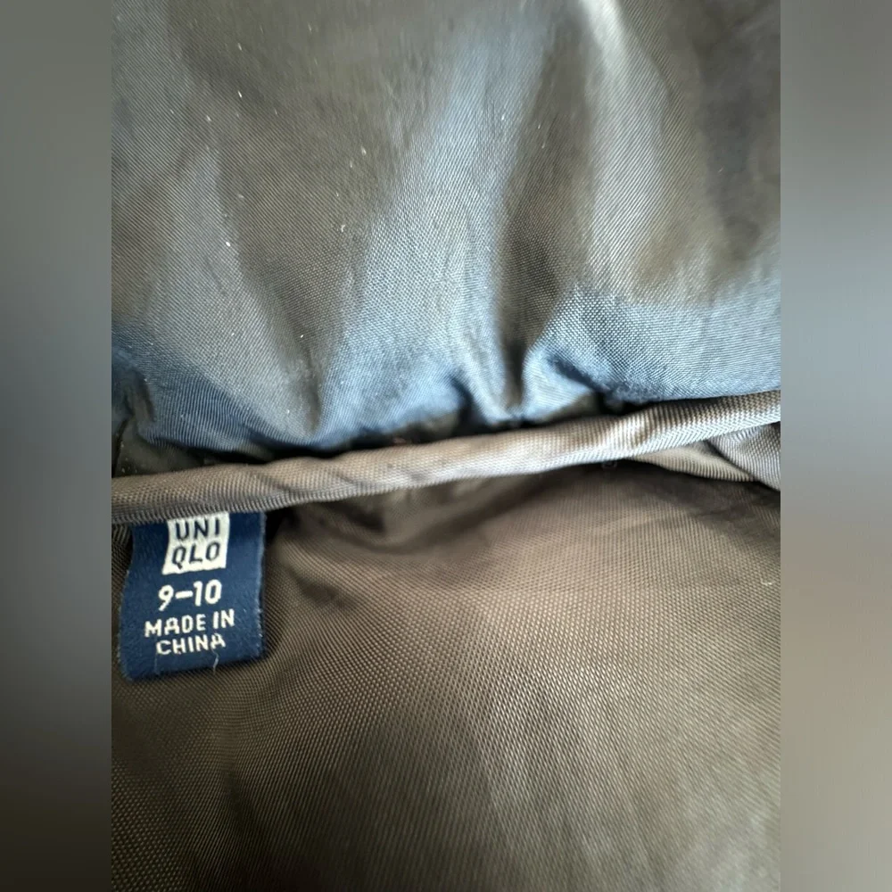 2 Puffer Jackets Size 9-10 - Picture 4 of 7